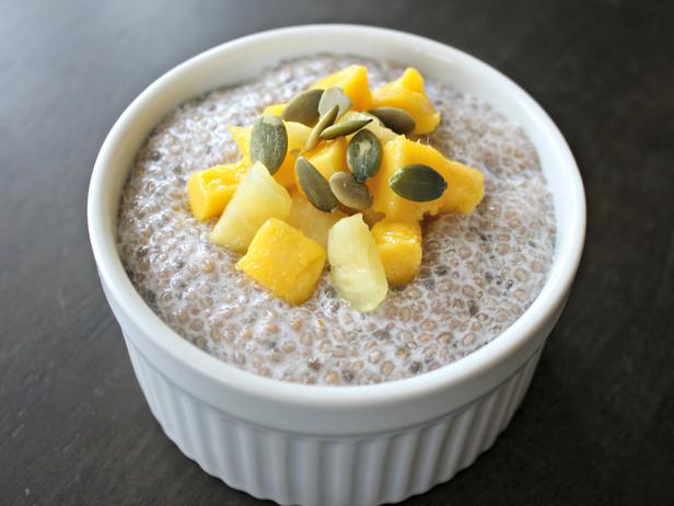 Learn How To Make a Chia Seeds Pudding, Santosa Style!