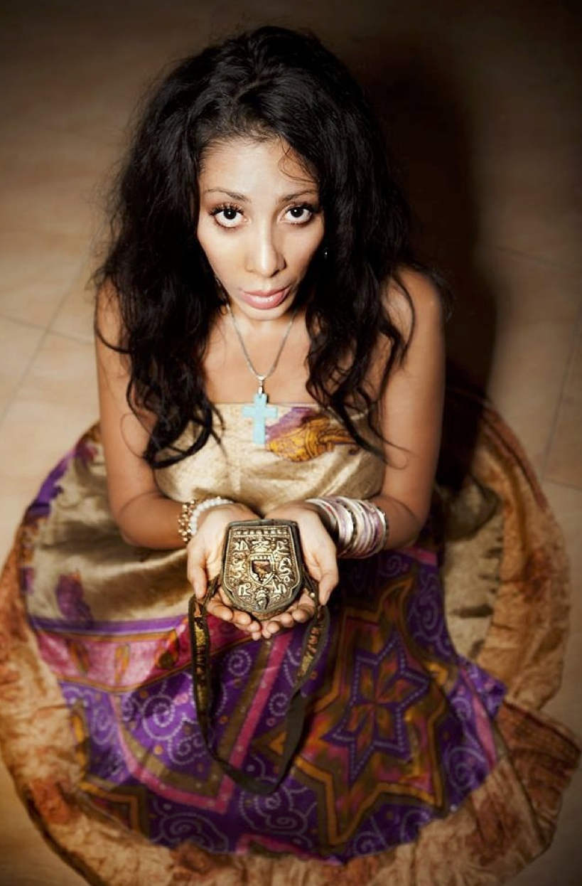 From God to Sex and Back – Santosa Welcomes Jennelle Gordon
