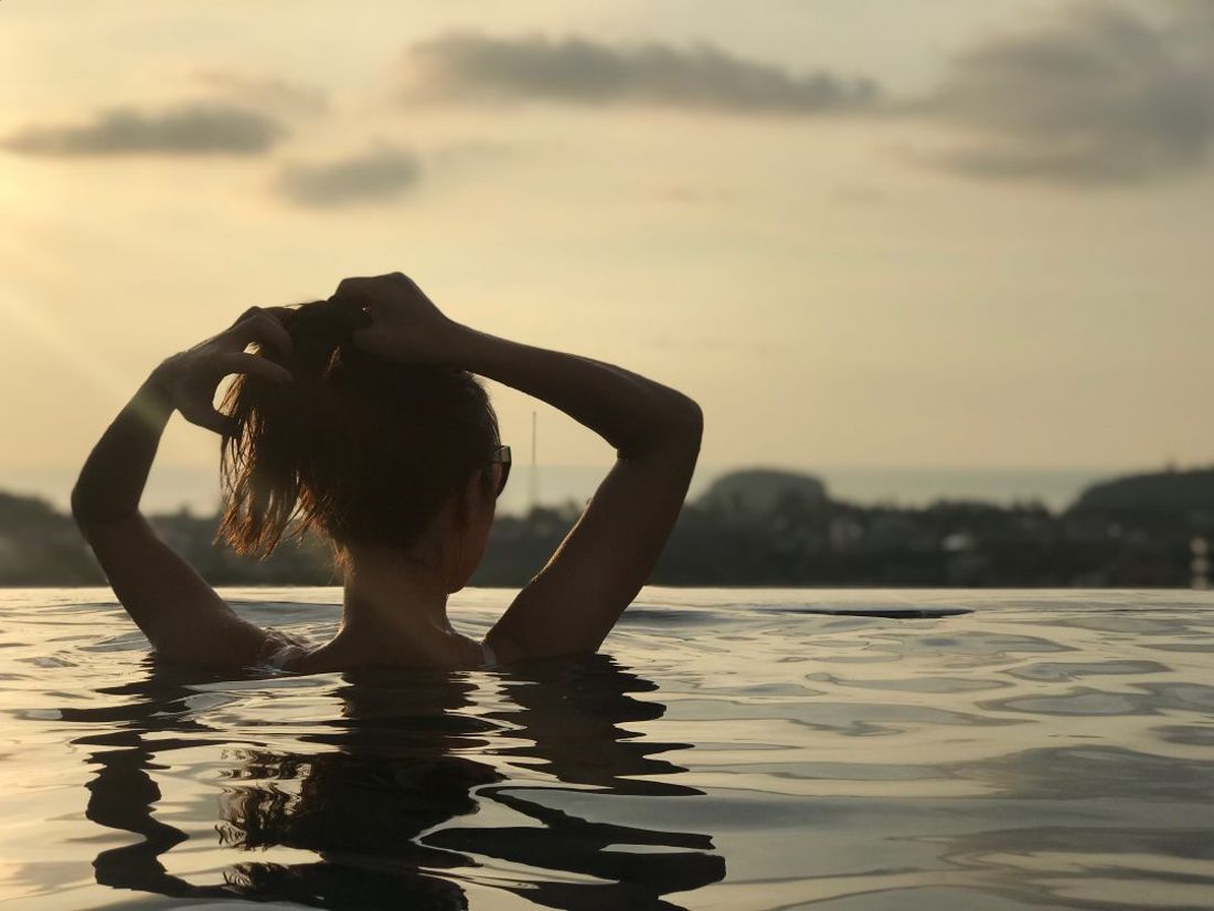 Santosa Detox Wellness Center Women In Pool With Seaview